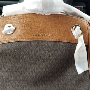 Micheal Kors purse